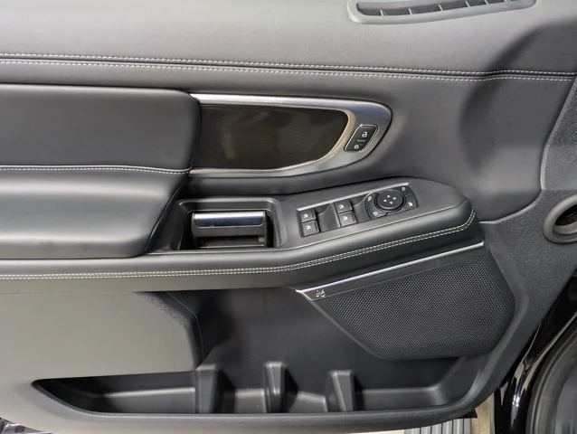 New 2027 Agate Black Metallic Ford MAX Platinum image 47