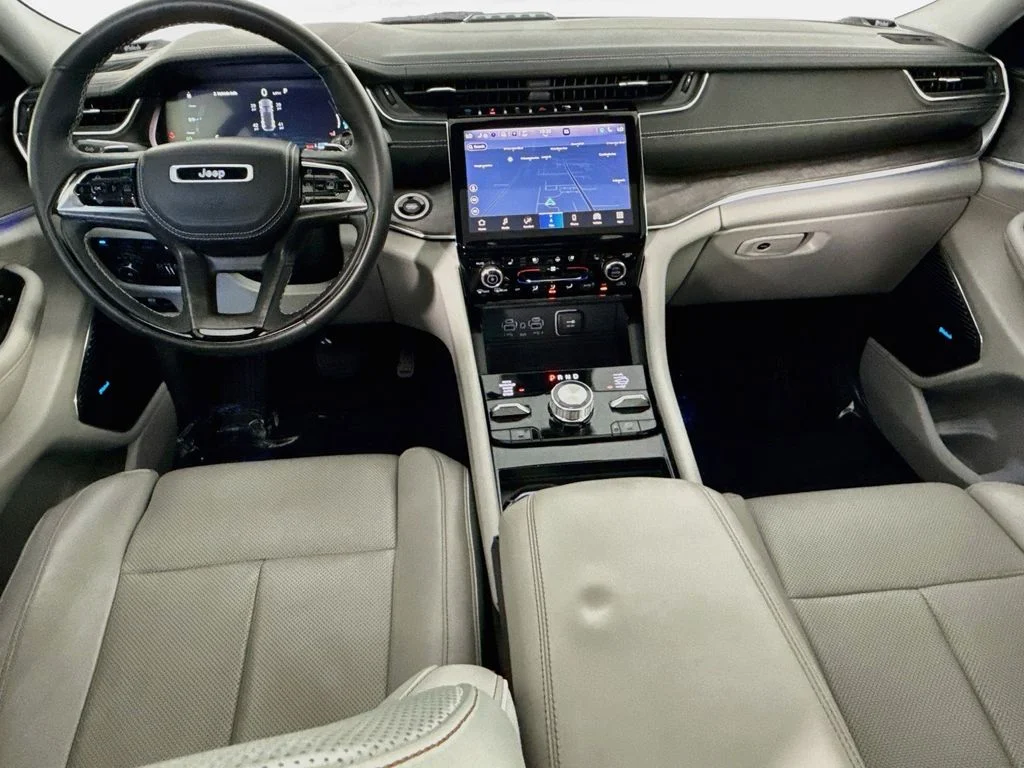 Used 2022 Gray Jeep Overland 4xe image 24