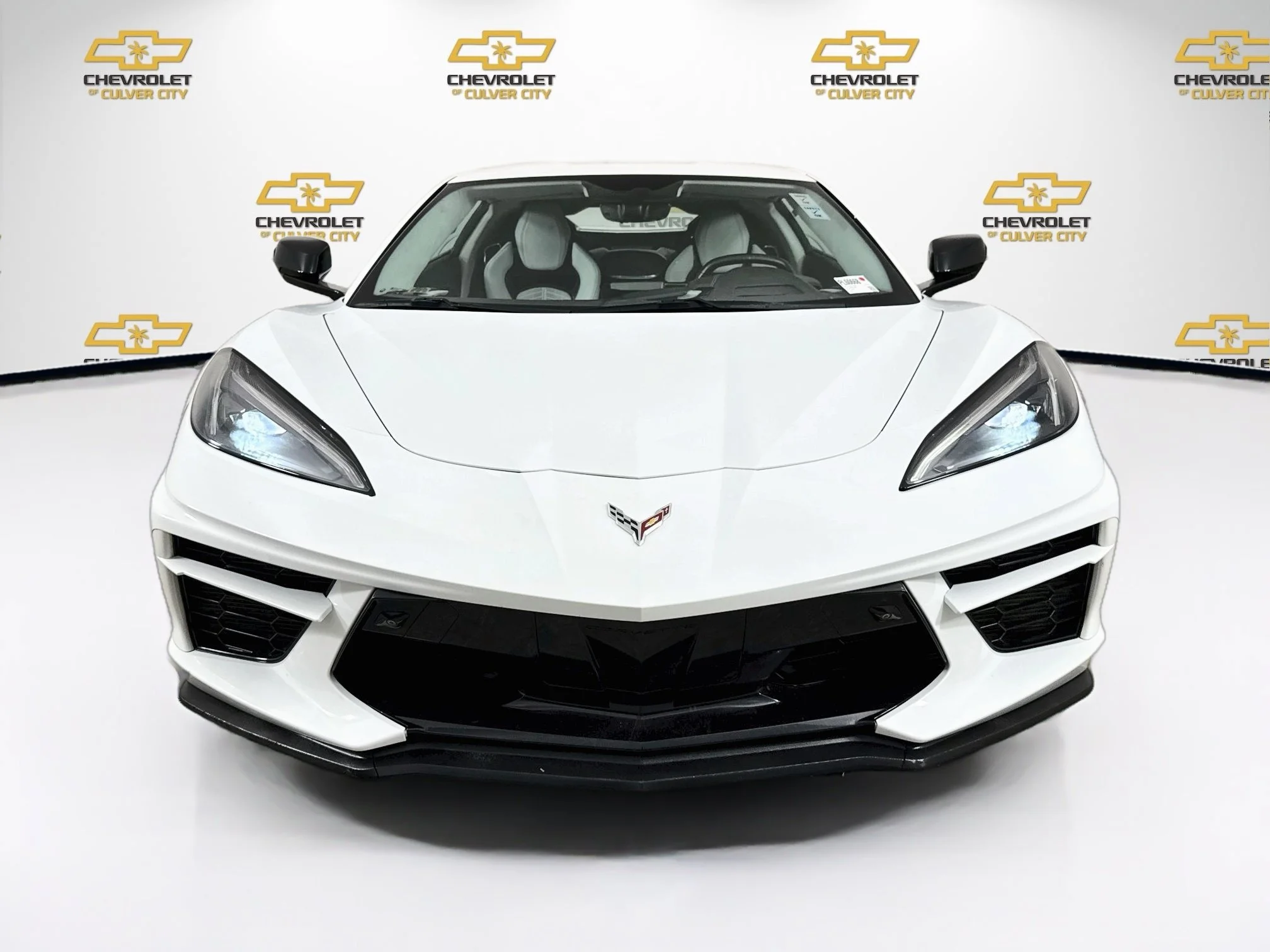 Used 2022 Arctic White Chevrolet 3LT image 2