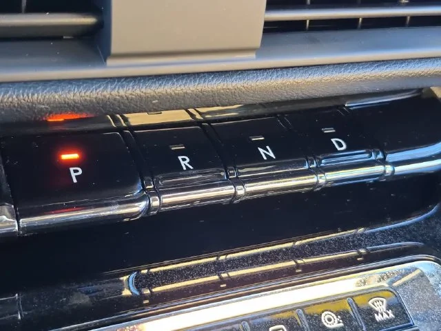 Used 2023 Gray Lincoln Grand Touring image 25