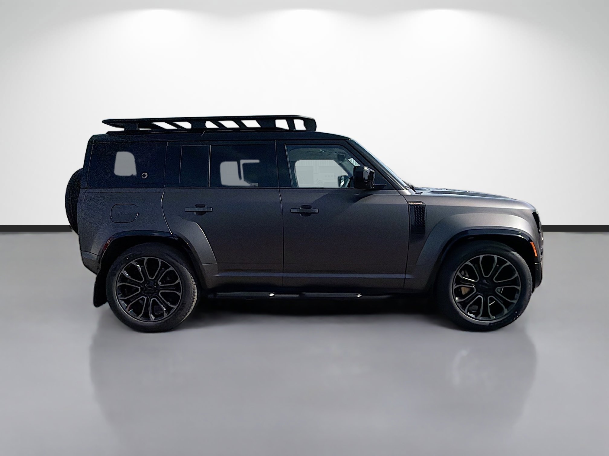 New 2026 Charente Grey Land Rover OCTA image 6