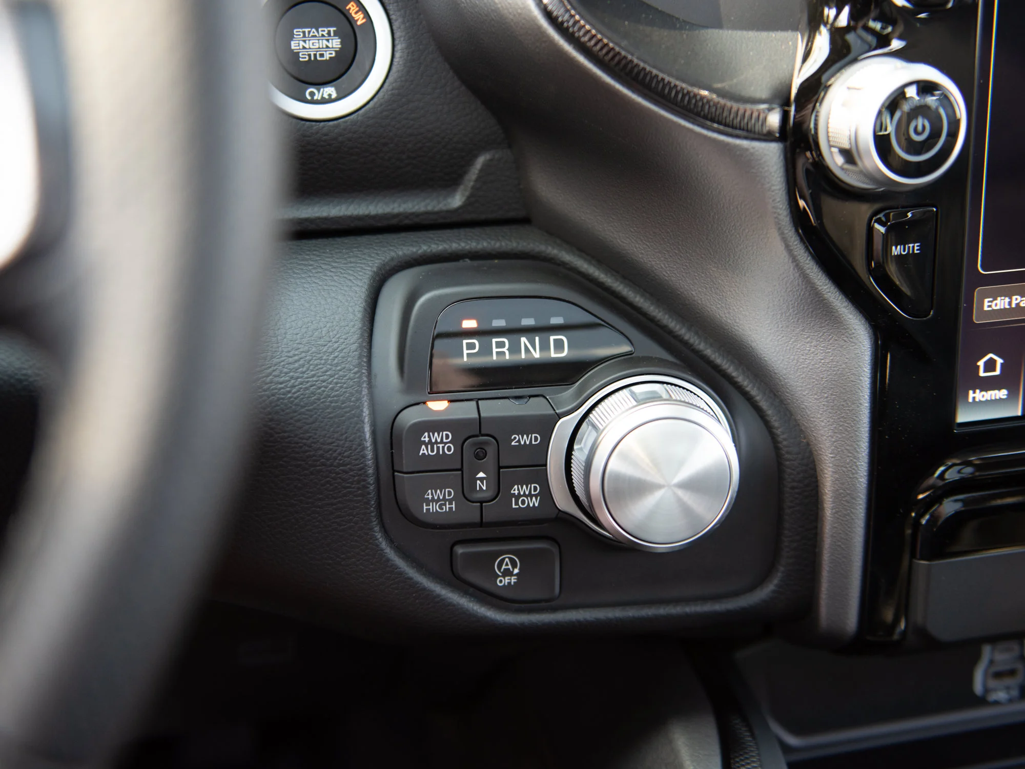 New 2026 White RAM Sport* Crew Cab 4x4, HEMI V8, Panoramic Sunroof, Heated Seats/Wheel image 16