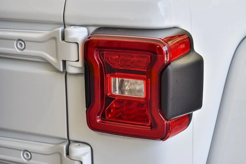 New 2026 Bright White Clearcoat Jeep Rubicon image 7