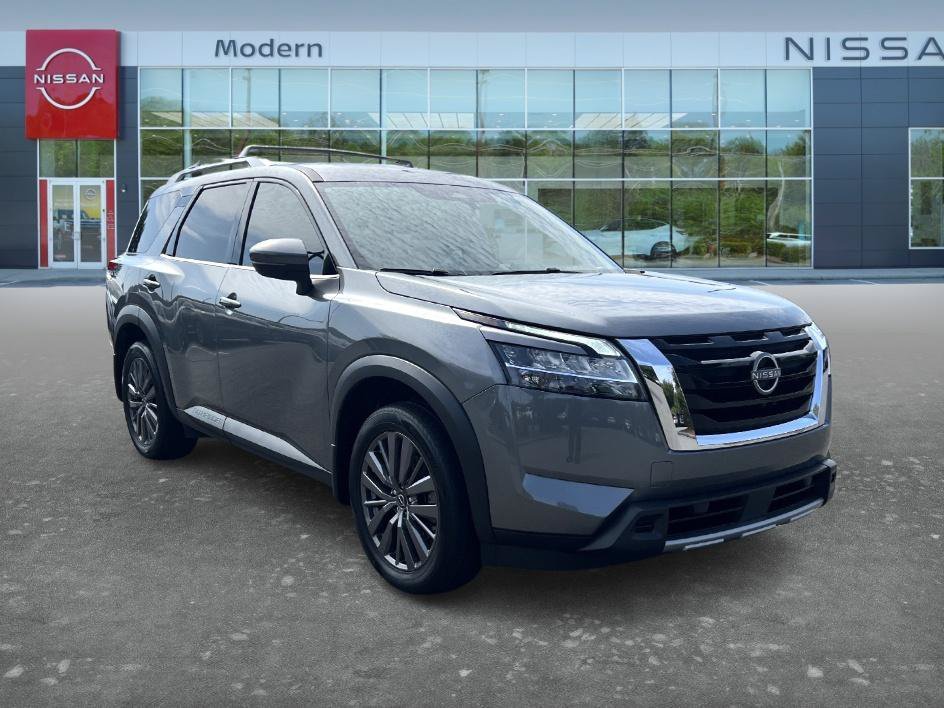 Used 2024 Gun Metallic Nissan SL image 3