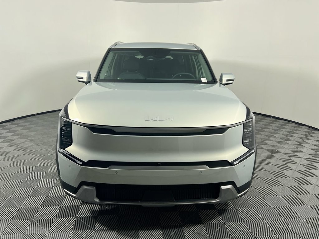 New 2026 White Kia Light image 10