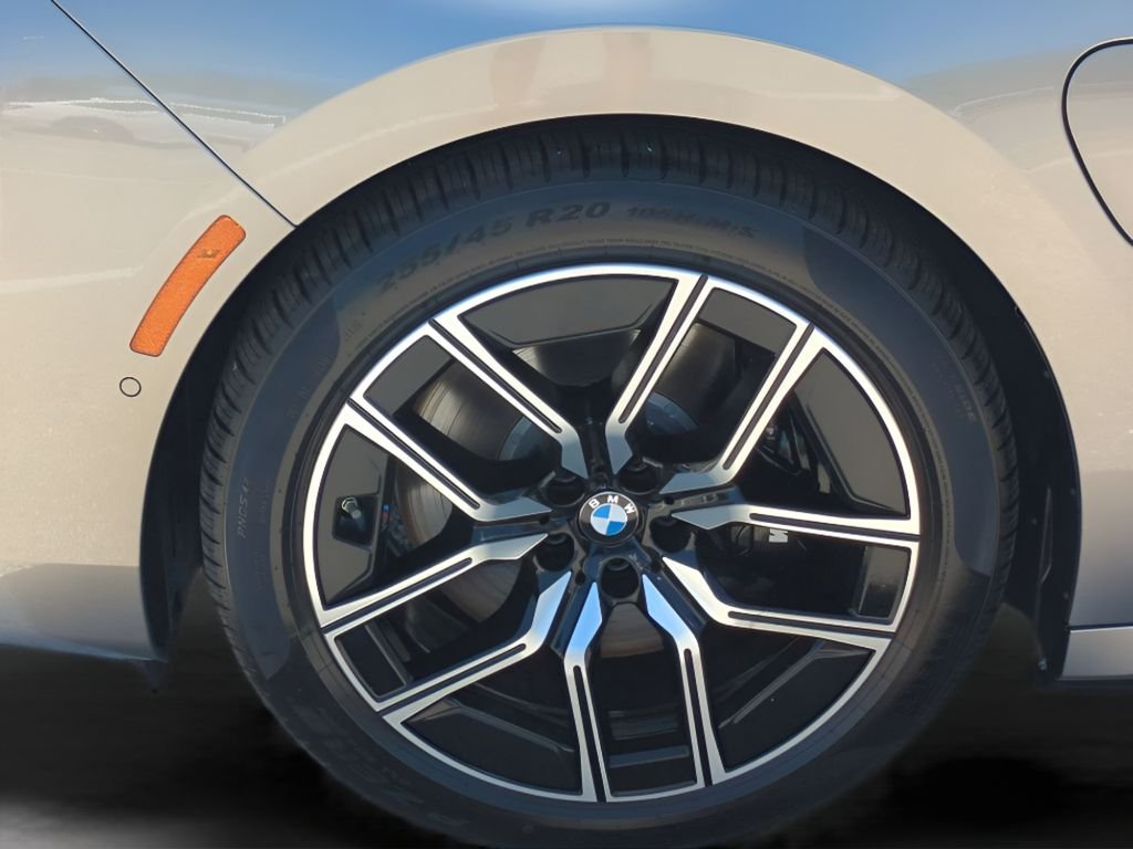 New 2026 Oxide Grey Metallic BMW 750e xDrive image 11