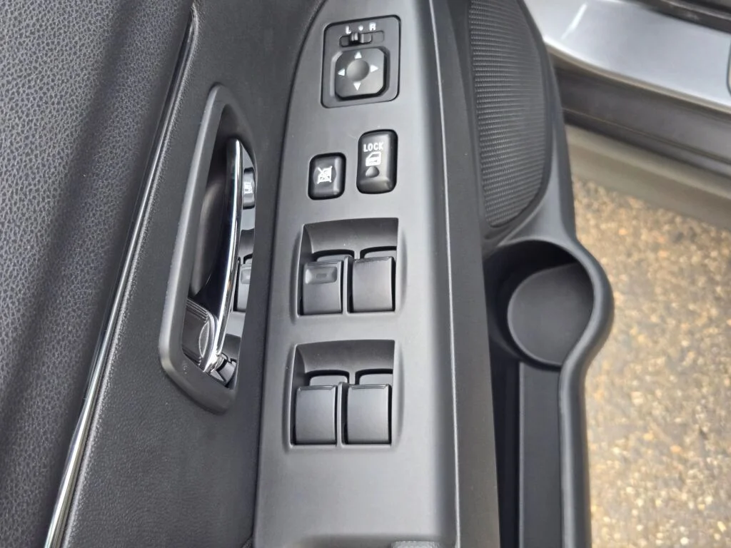 Used 2026 Gray Mitsubishi 2.0 ES image 18