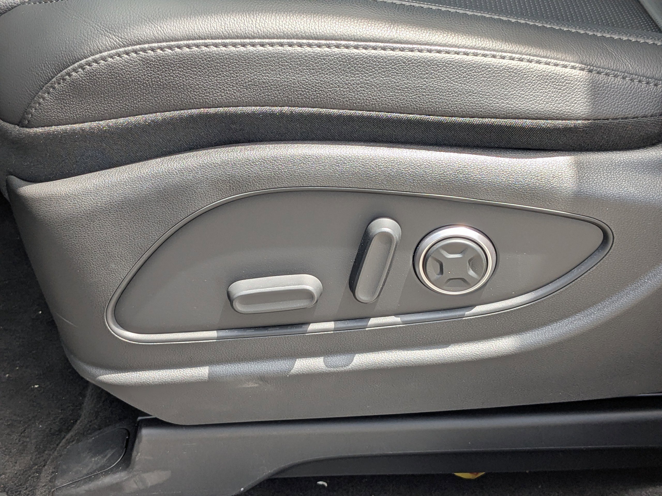 New 2026 Ecotronic Gray Pearl Hyundai Limited FWD image 24