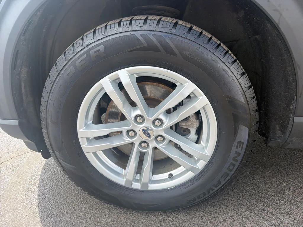 Used 2022 Black Ford XLT image 49