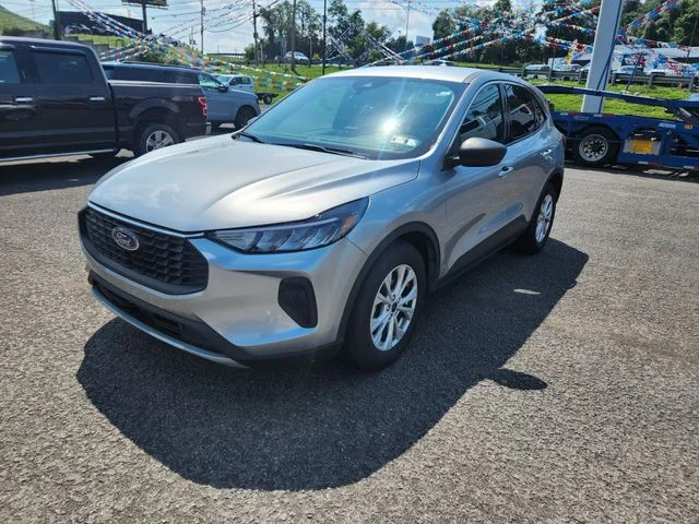 Used 2024 Silver Metallic Ford Active image 2