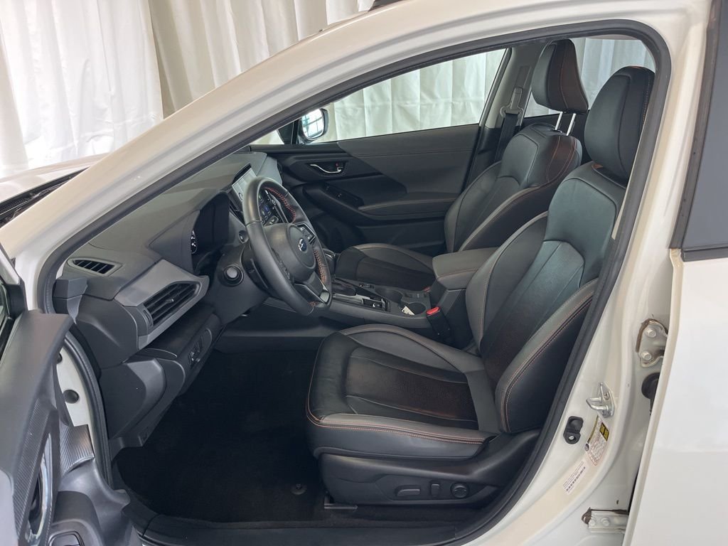 Used 2024 Crystal White Pearl Subaru Limited image 4
