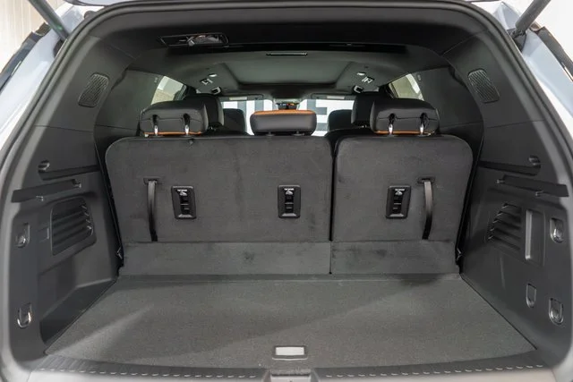 2027 Chevrolet Traverse Z71 - Photo 9