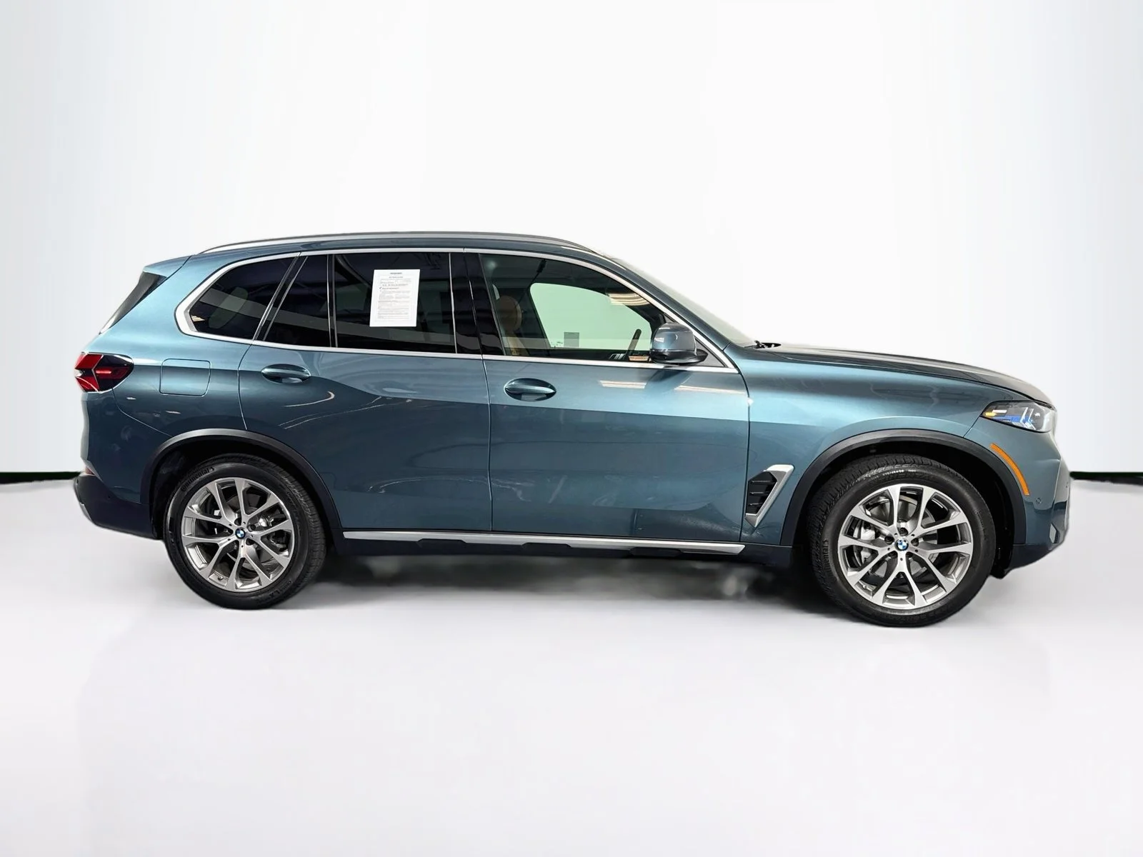 Used 2025 Blue Ridge Mountain Metallic BMW xDrive40i image 8
