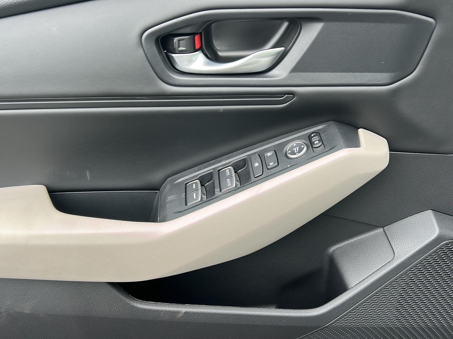 New 2026 Platinum White Pearl Honda SE image 7