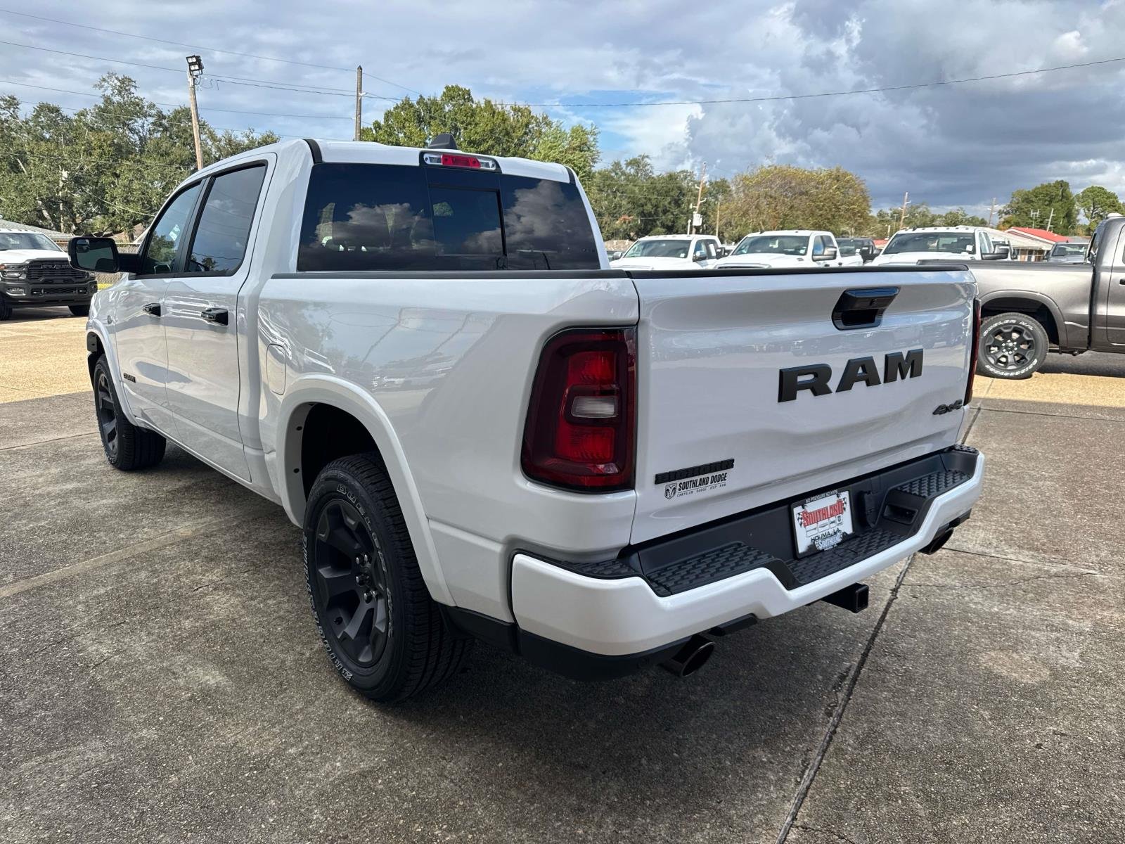New 2026 Bright White Clear-Coat Exterior Paint RAM Big Horn image 4