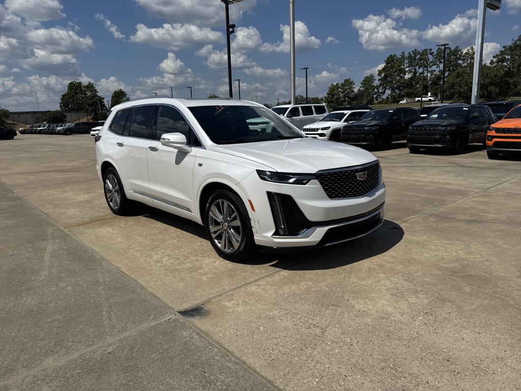 Used 2025 White Cadillac Premium Luxury image 3