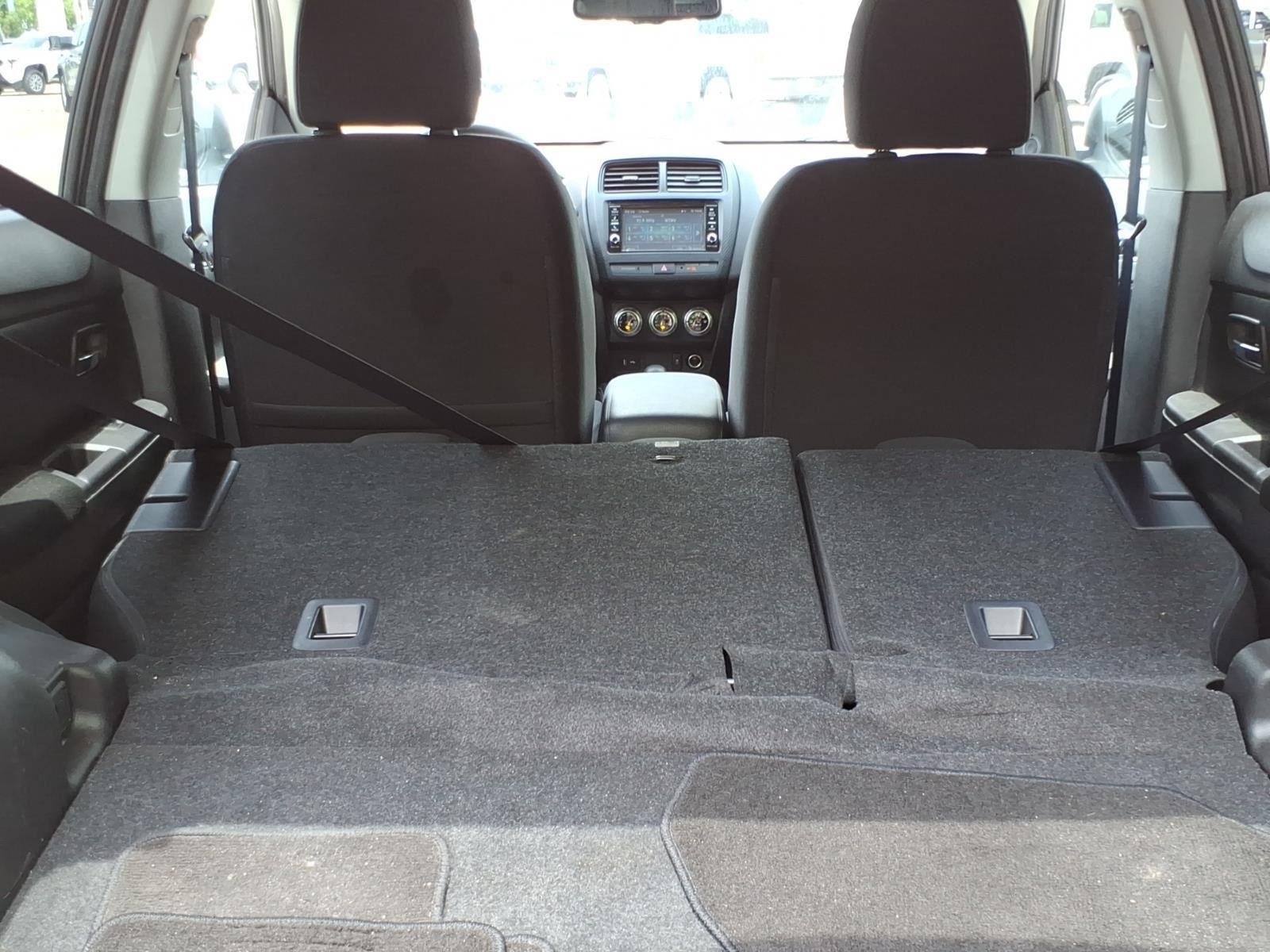 Used 2025  MITSUBISHI  image 28