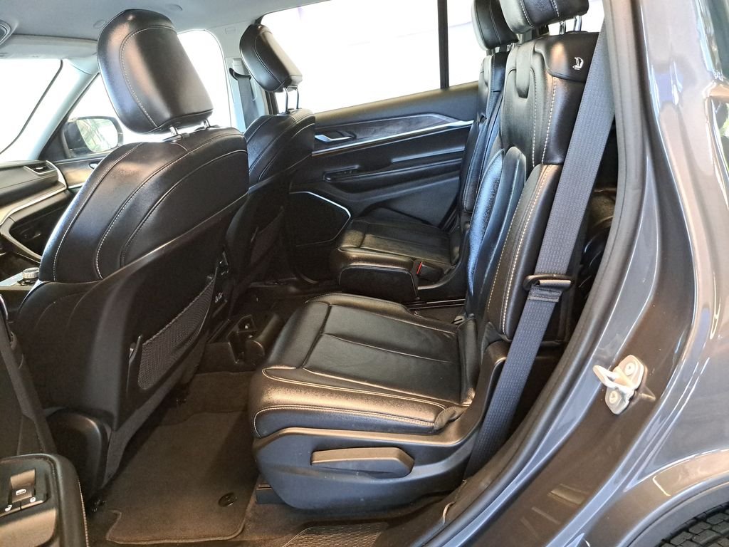 Used 2022 Gray Jeep Limited image 27