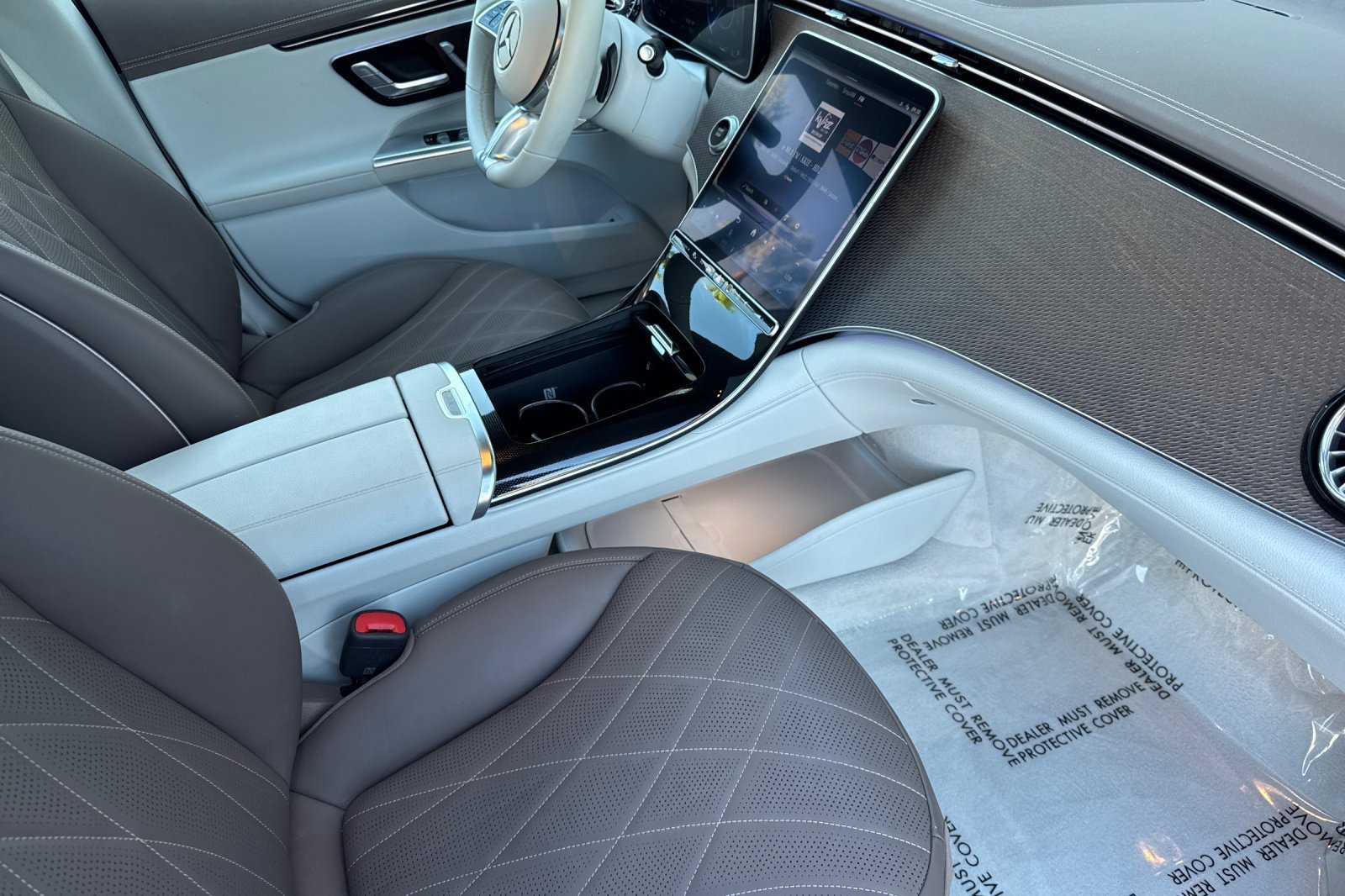 Certified Used 2023 White/off-white Mercedes-Benz 500 Sedan image 14