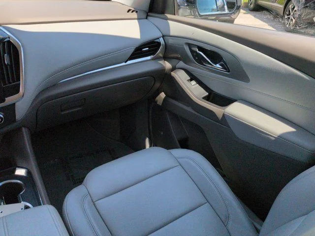 Used 2020 White Chevrolet 3LT image 17