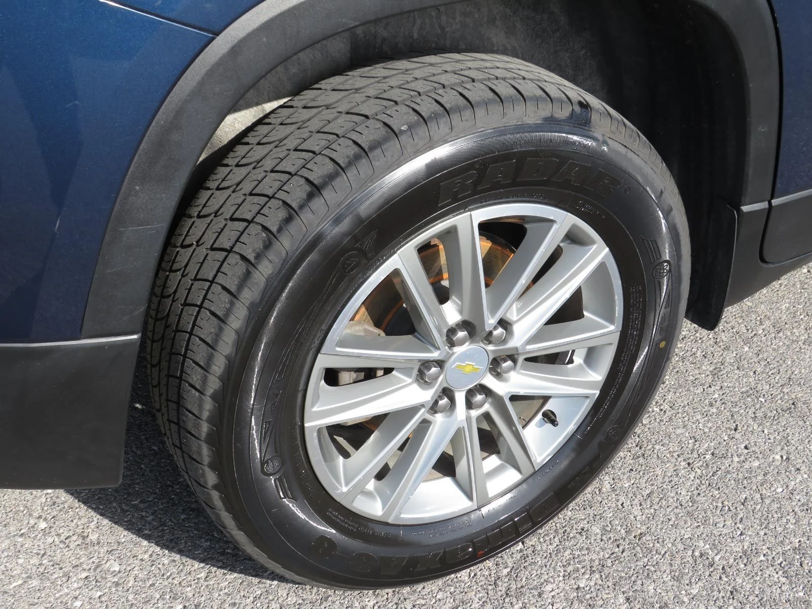 Used 2023 Northsky Blue Metallic Chevrolet LT Cloth image 9