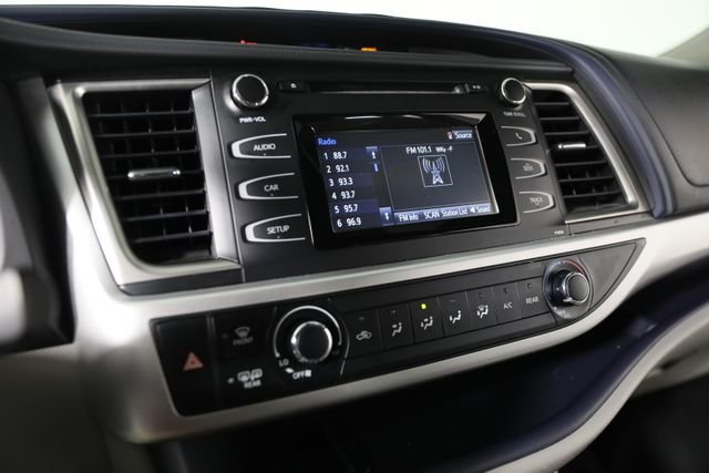 2019 Toyota Highlander LE - Photo 8