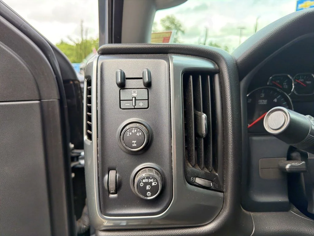 Used 2015 Gray Chevrolet LT image 10