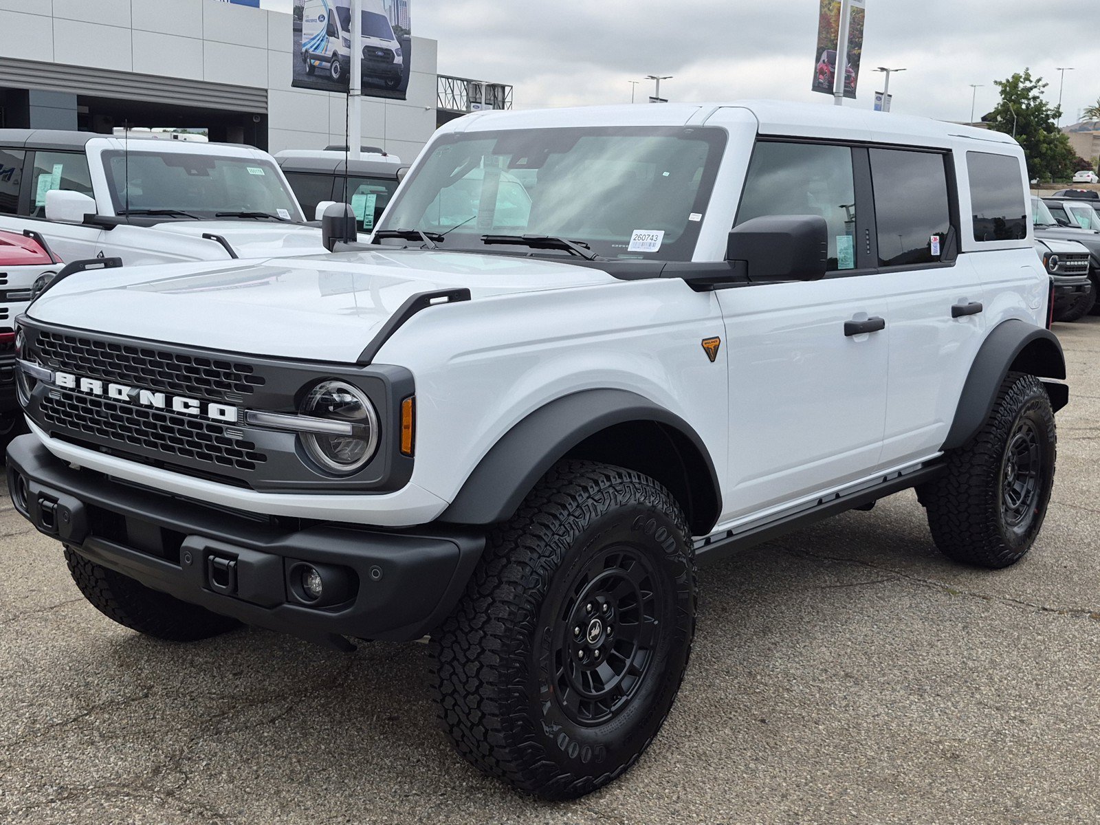 New 2026 Oxford White Ford Badlands® image 3