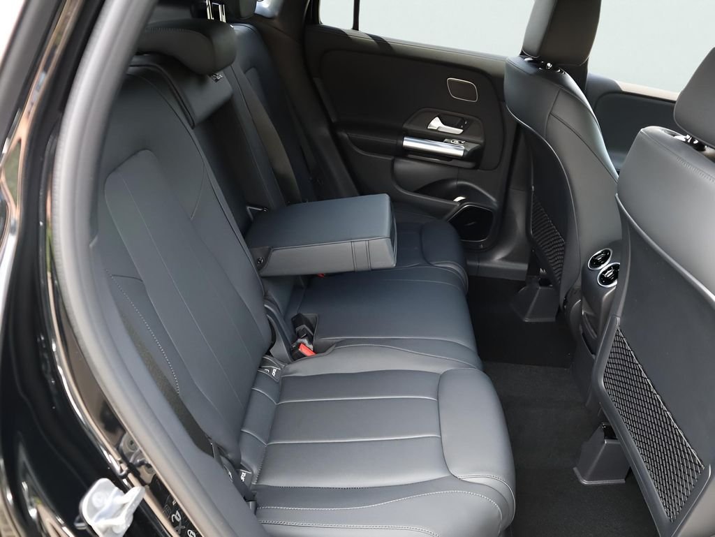 Used 2026 Cosmos Black Metallic Mercedes-Benz GLA 250 image 19