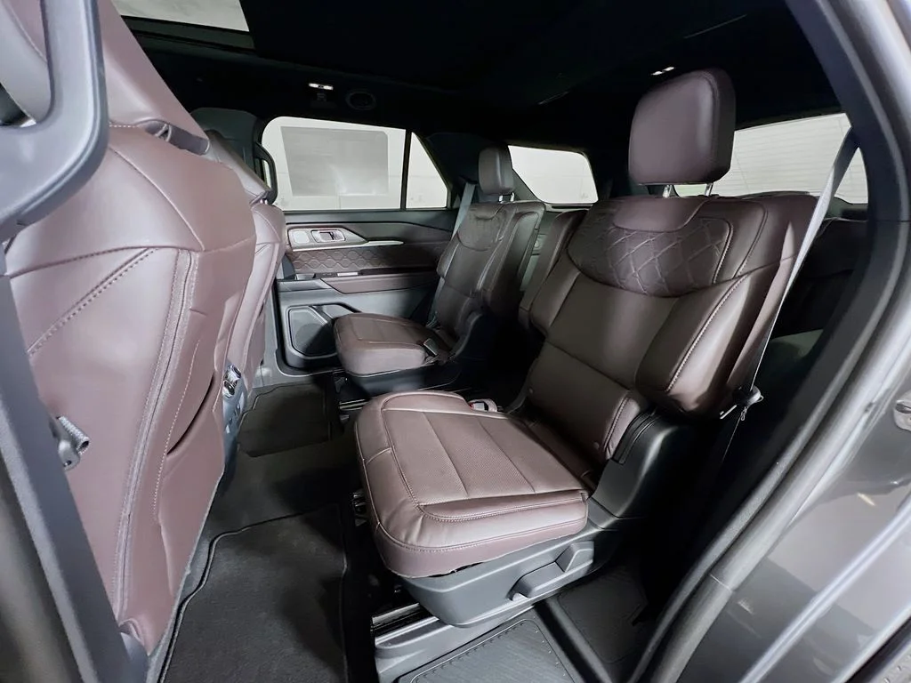 New 2026 Carbonized Gray Metallic Ford Platinum image 31