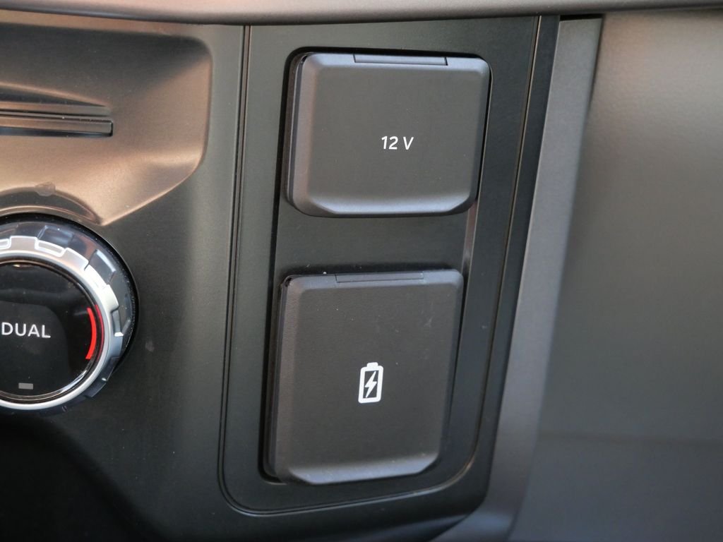 Used 2025 Silver Ford XLT image 26