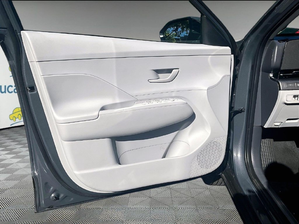 Used 2024 Gray Hyundai SEL image 9