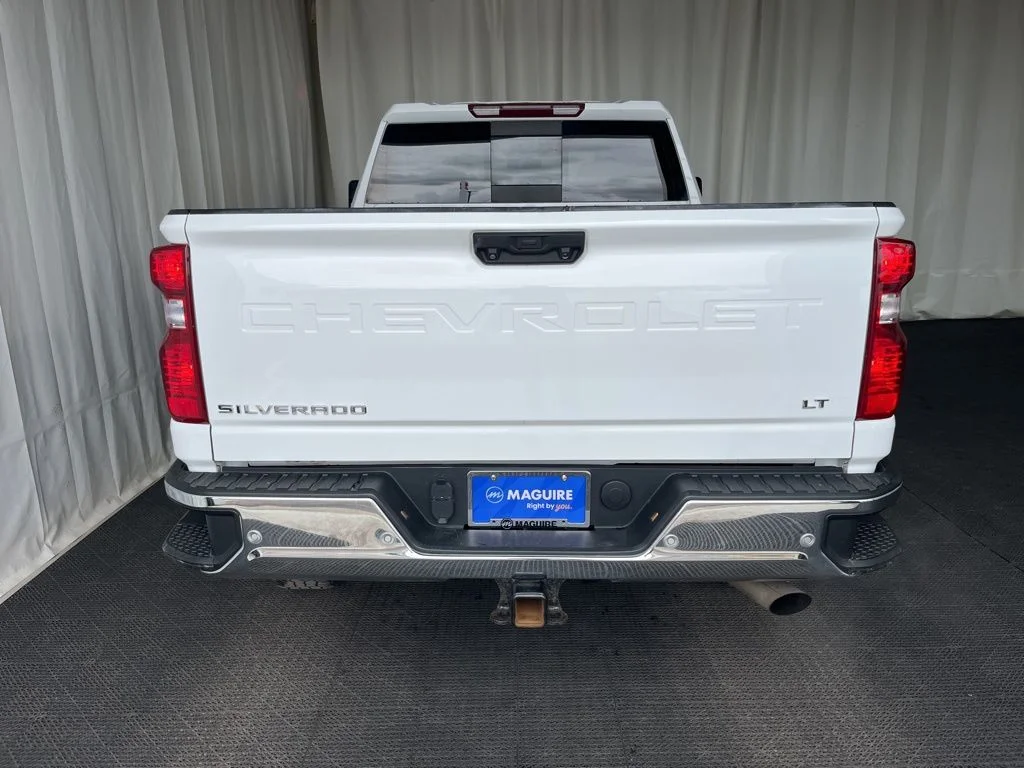 Used 2023 White Chevrolet LT image 25