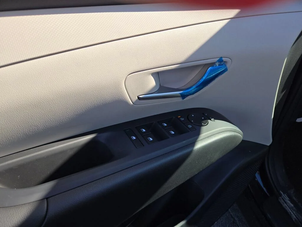 Used 2026 Black Hyundai SEL image 19