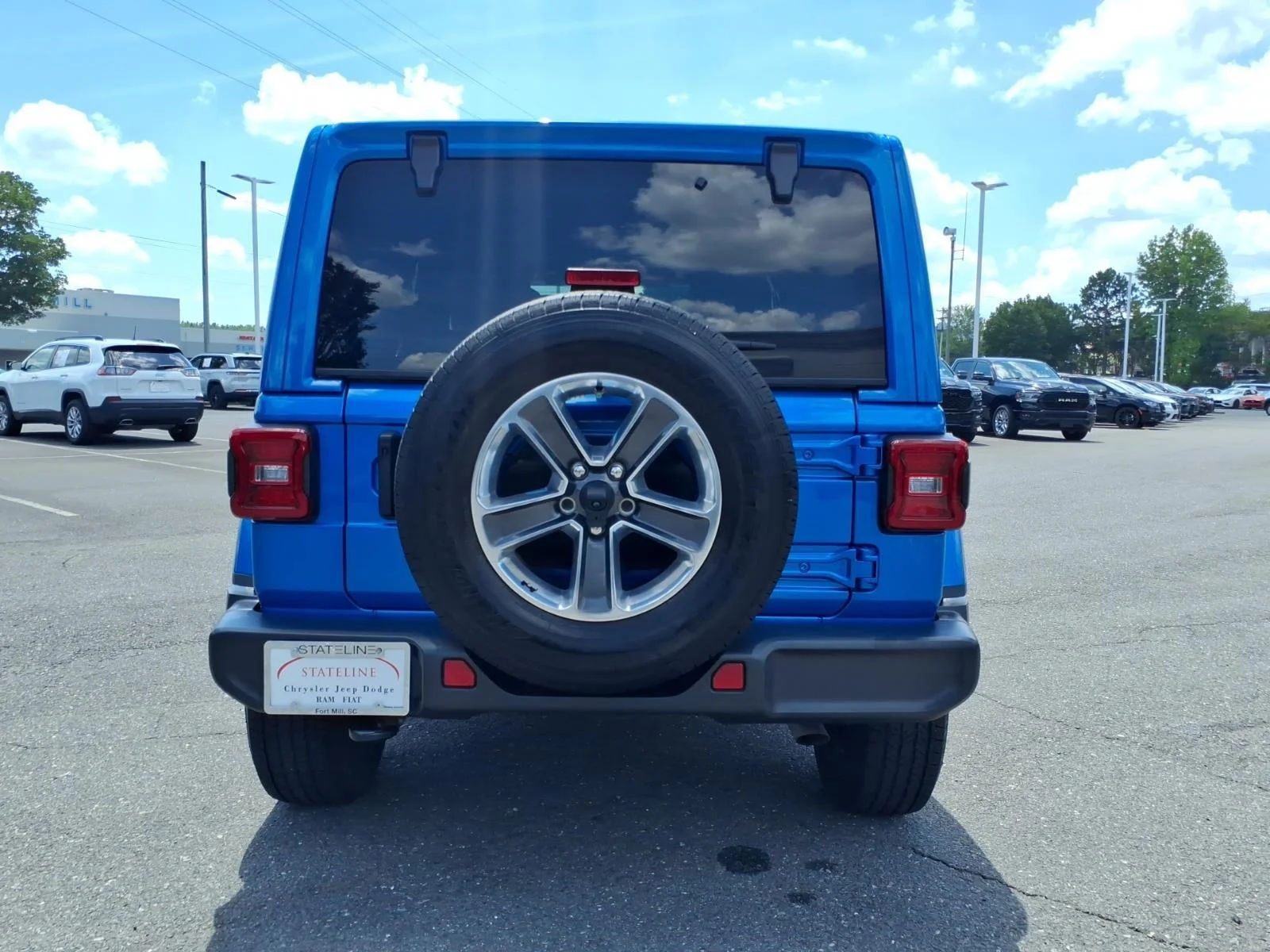 Used 2023 Hydro Blue Pearlcoat Jeep Sahara image 16