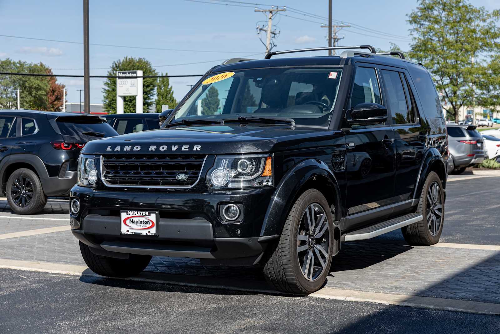 Used 2016 Santorini Black Metallic Land Rover HSE LUX Landmark Edition image 3