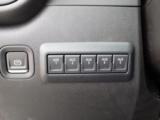 2025 GMC Sierra 3500 Chassis Cab Pro - Photo 12