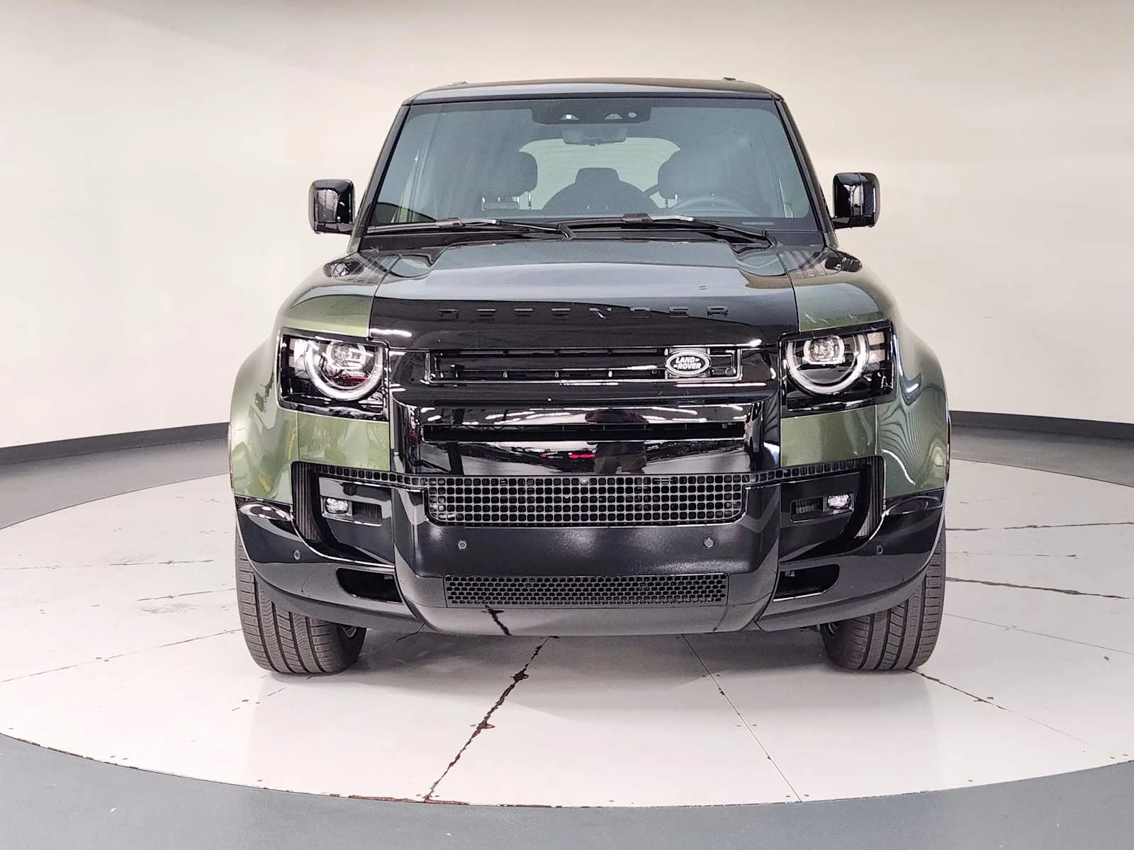 New 2026 Woolstone Green Metallic Land Rover X image 13