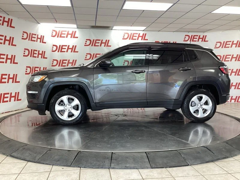 Used 2020 Gray Jeep Latitude image 4