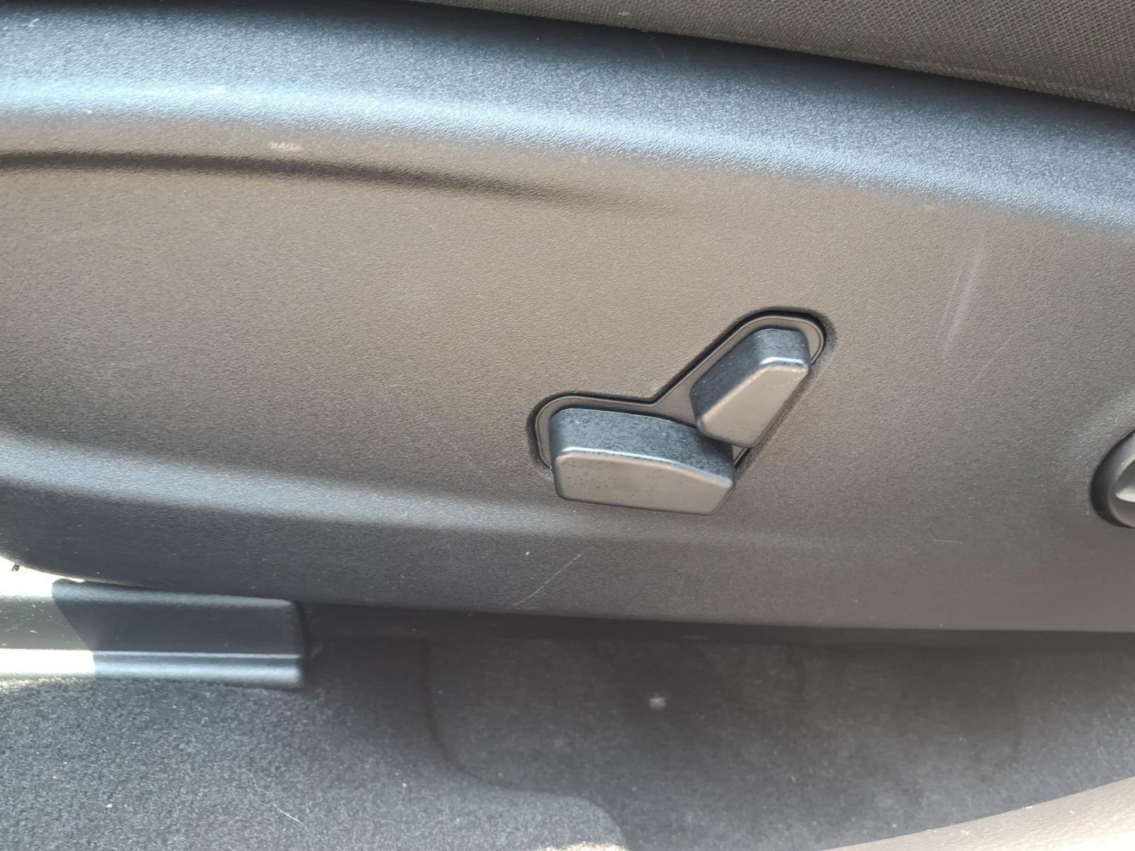 Used 2023 Pitch Black Clearcoat Dodge R/T image 22
