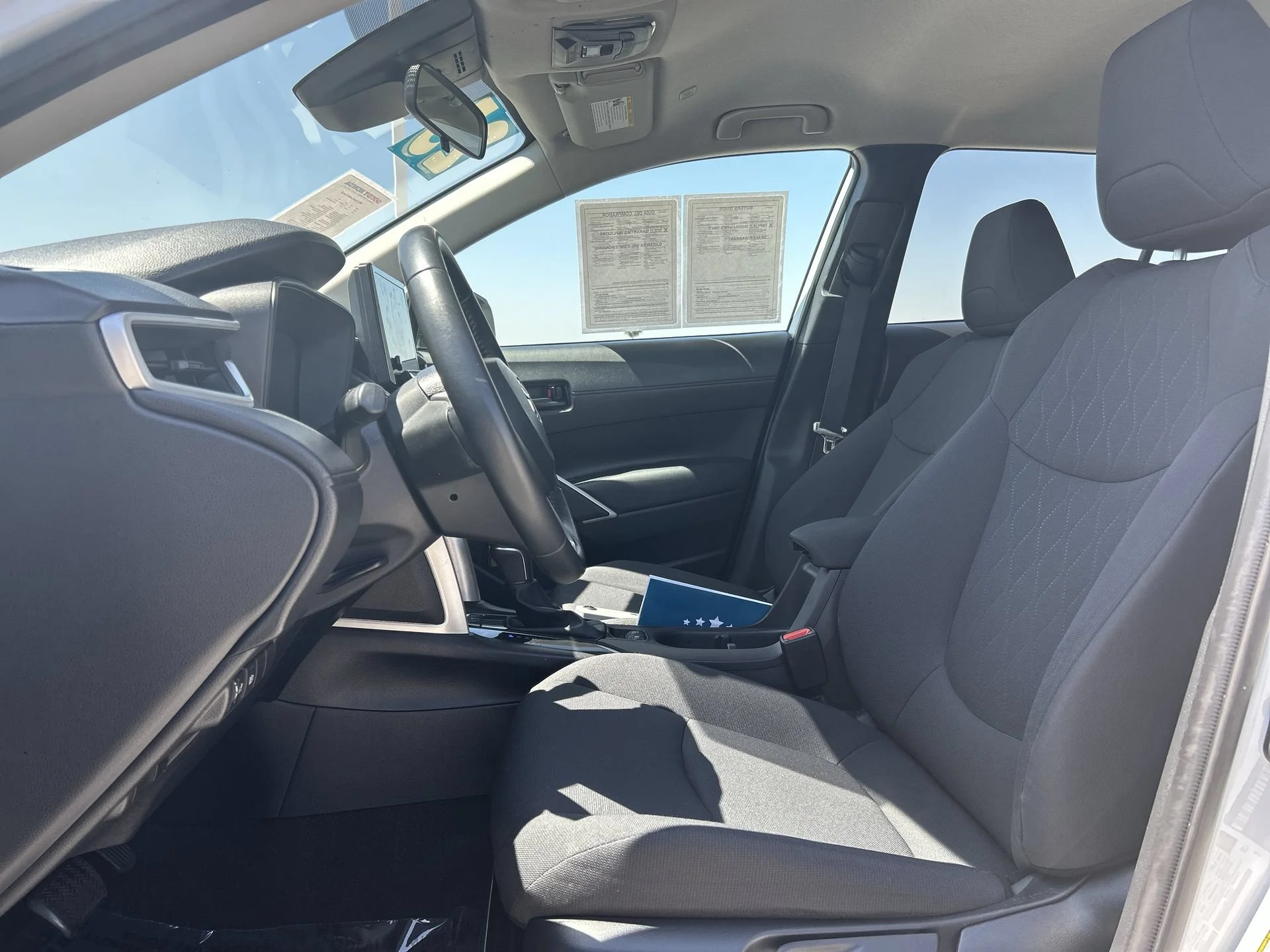 Used 2025 Pearl Toyota LE image 13