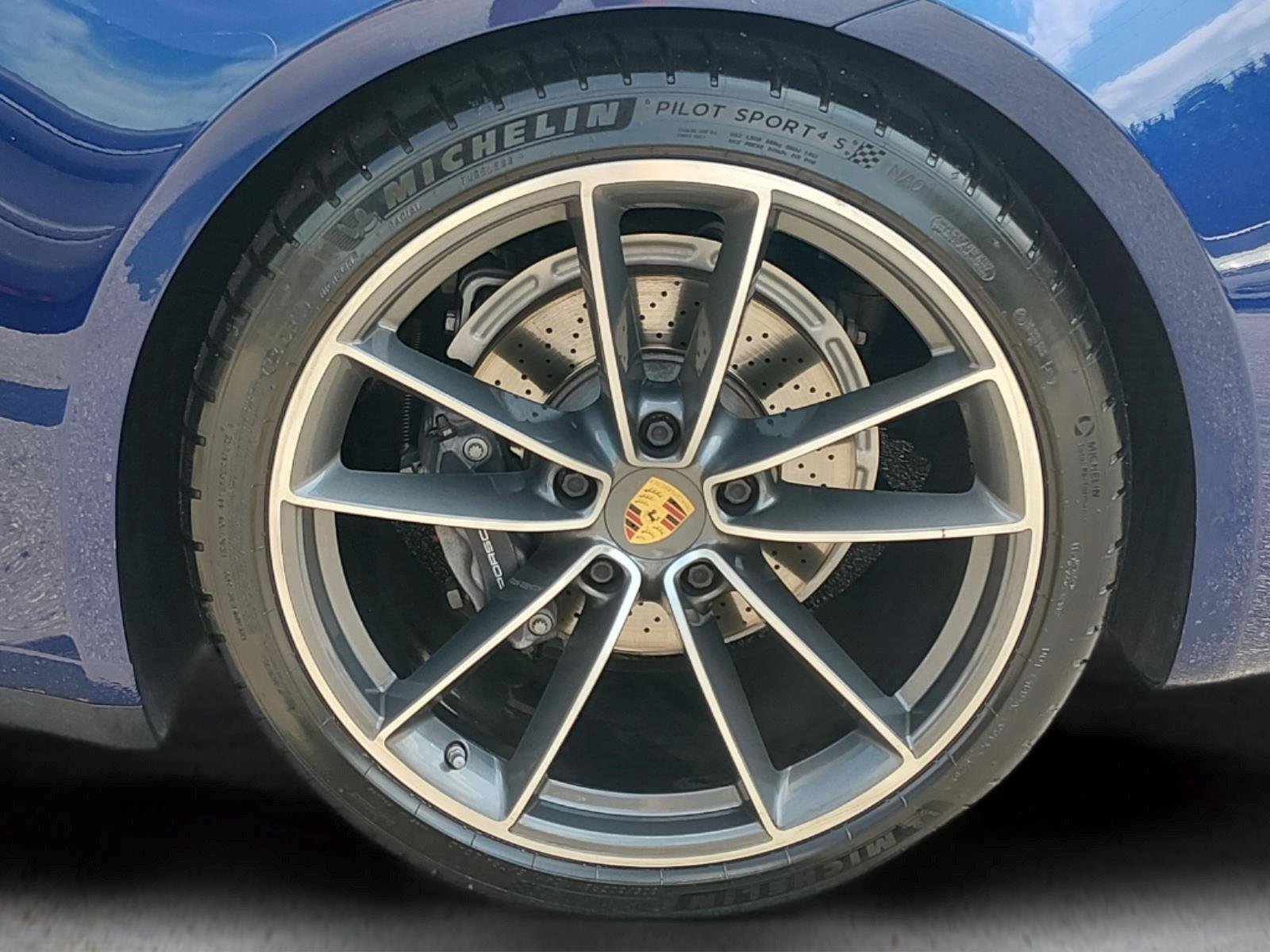 Used 2020 Gentian Blue Metallic Porsche Carrera image 15