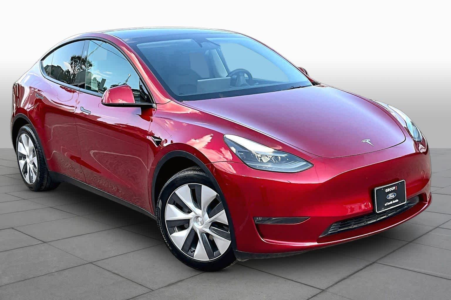 Used 2024 Tesla Model Y Long Range with VIN 7SAYGDEE9RA278467 for sale in Austin, TX