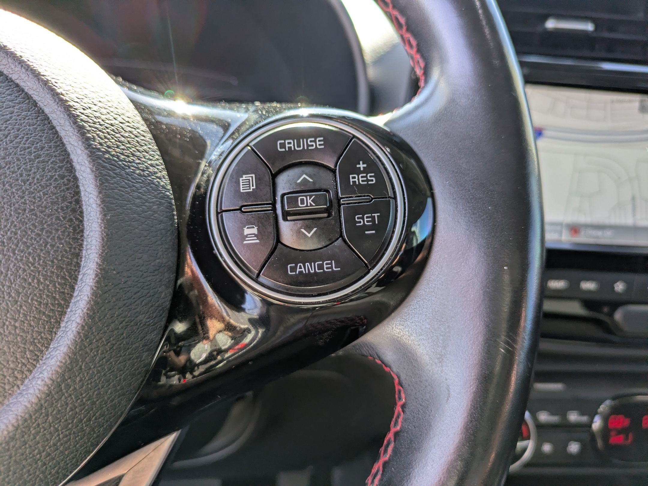 Used 2021 Snow White Pearl Kia Turbo image 18