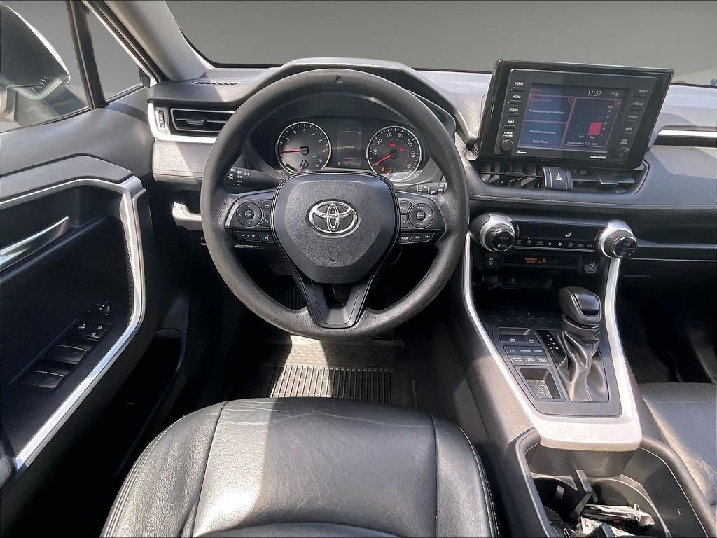 Used 2022 White Toyota XLE image 17