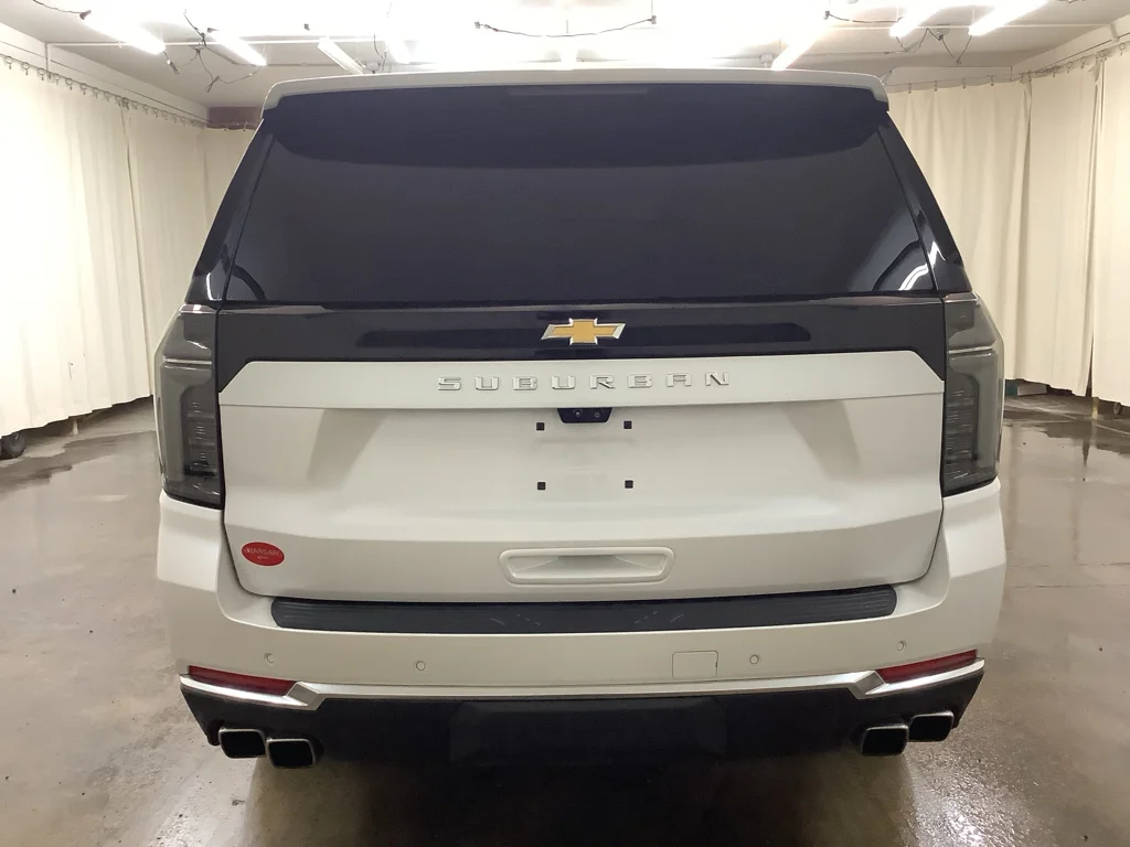 Used 2025 IRIDESCENT PEARL TRICOAT Chevrolet High Country image 7