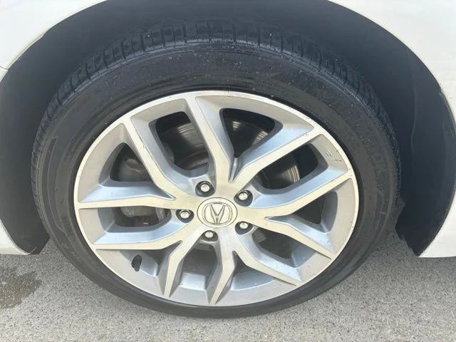 Certified Used 2019 Platinum White Pearl Acura Base image 12