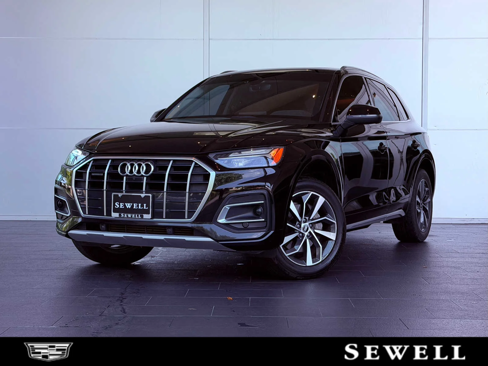2021 Audi Q5 45 Premium Plus's photo