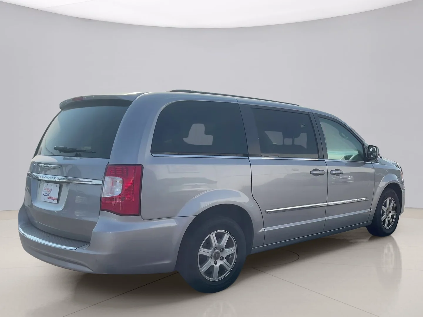 Used 2013 Silver Chrysler TOURING image 6