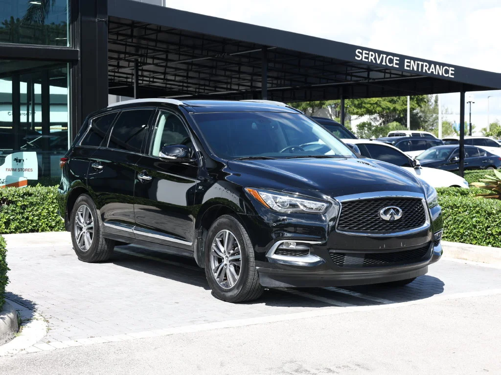 Used 2016 INFINITI QX60 Base with VIN 5N1AL0MN5GC523889 for sale in Doral, FL
